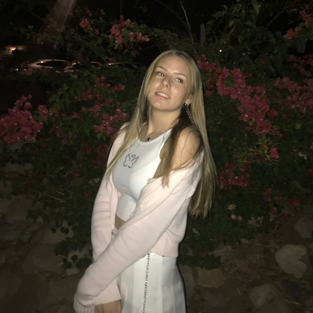 Meet your Posher, Danielle